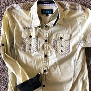 Signature Roar Men's button down